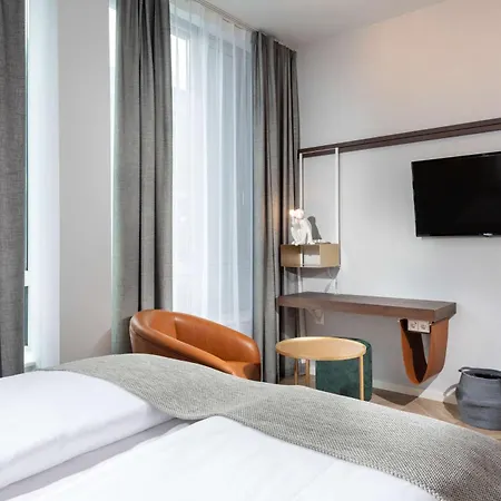 Munich Airport Hotel 3*