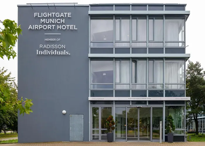 Flightgate Munich Airport Hotel, A Member Of Radisson Individuals מלון 3*
