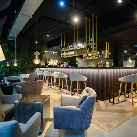 Flightgate Munich Airport Hotel, A Member Of Radisson Individuals Hotel 3*